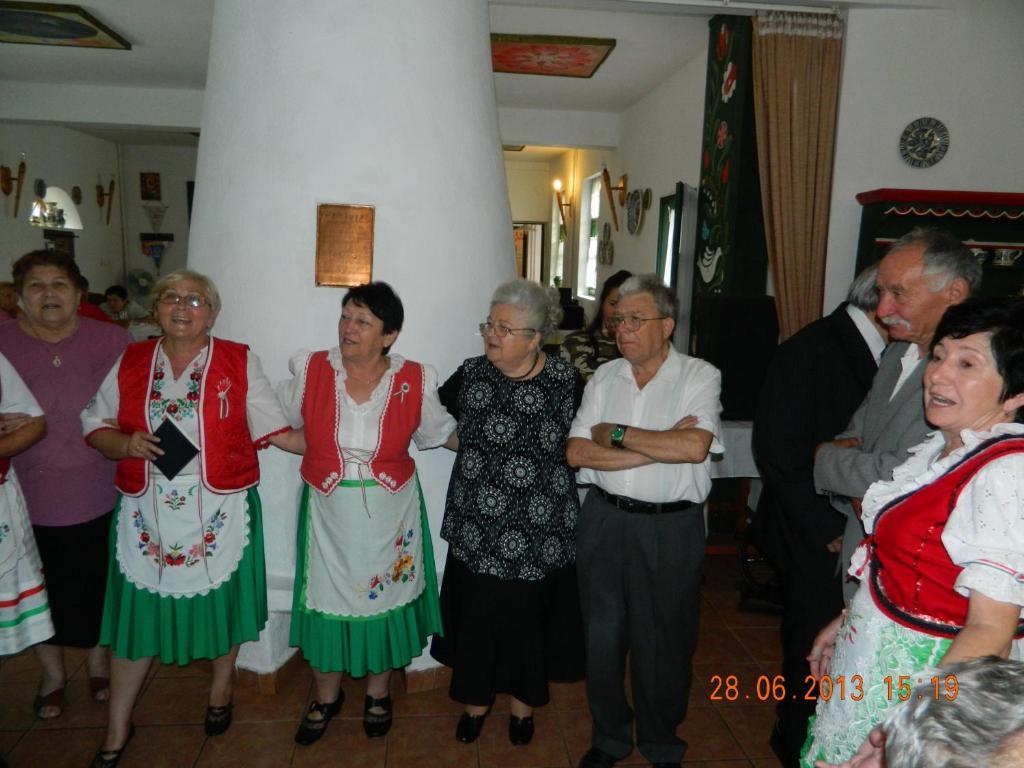 Hotel Góbé Csárda Gran Varadino Esterno foto